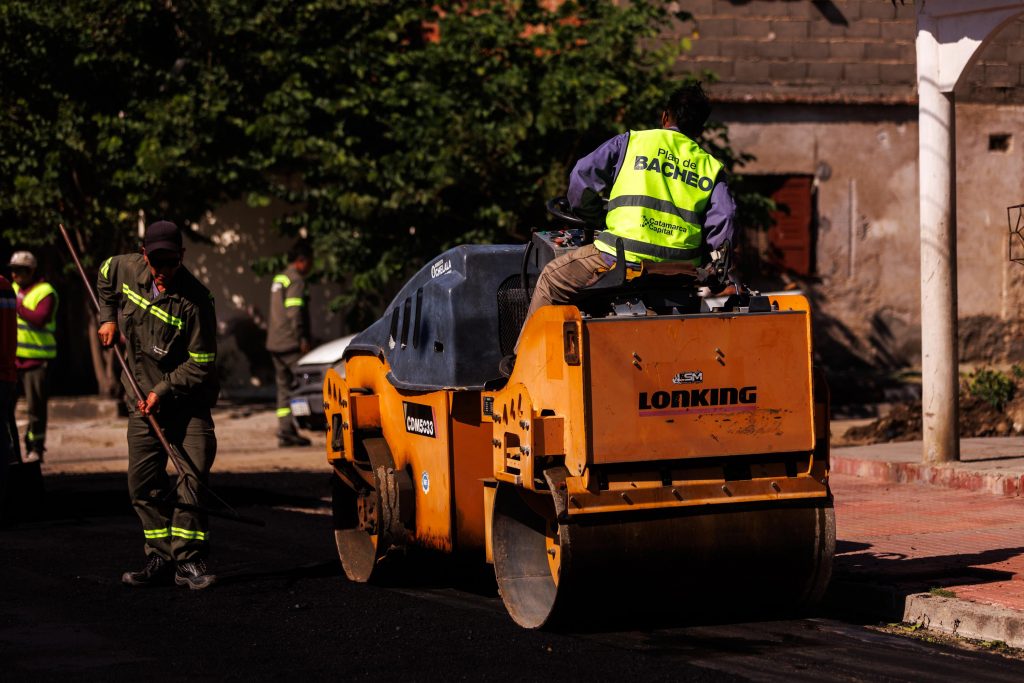 La Capital avanza con obras estructurales y refuerza el plan de bacheo ...